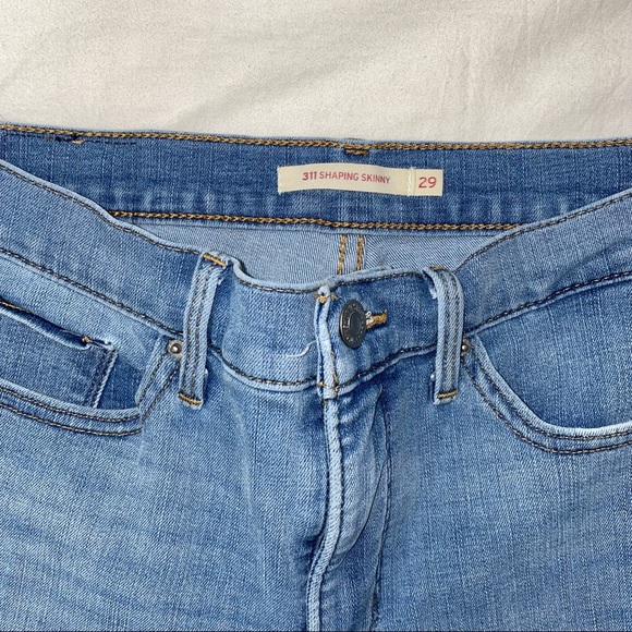 levi shaping skinny jeans - Picture 2 of 3